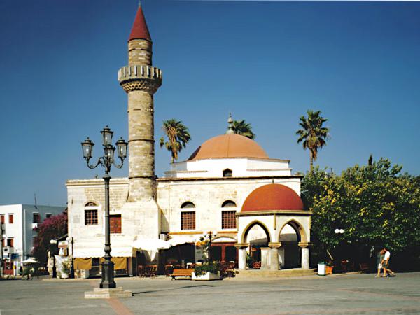 Die Defterdar Moschee aus dem Jahre 1725 - heute ein Café von Hihawai - Klick fr Bildrechte